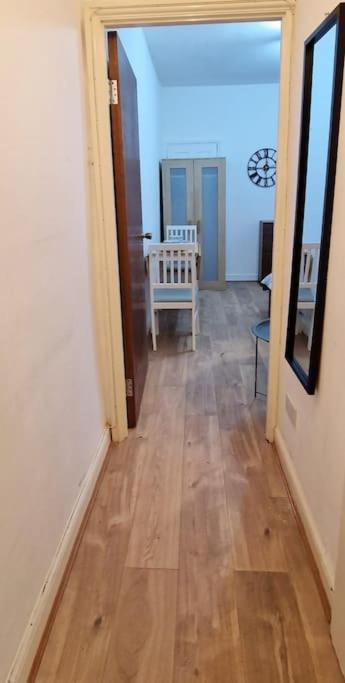 Apartament Lovely Studio- Aldgate East Stn Londra