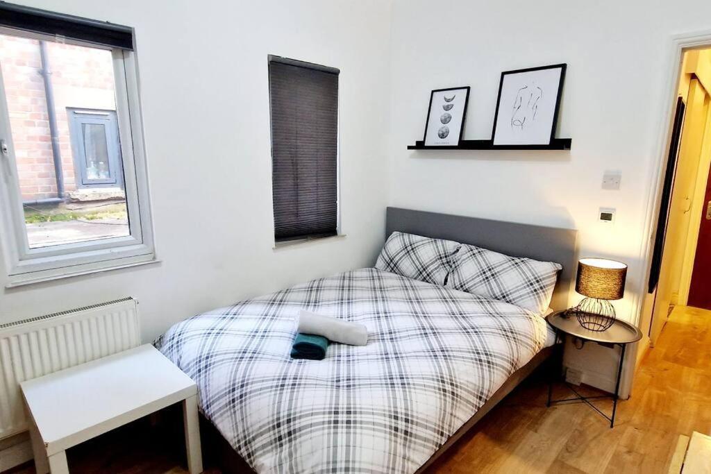 Lovely Studio- Aldgate East Stn * Londra
