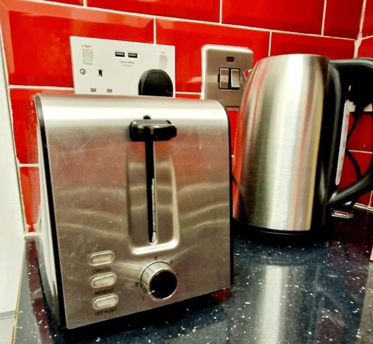 Lovely Studio- Aldgate East Stn Apartament Londra